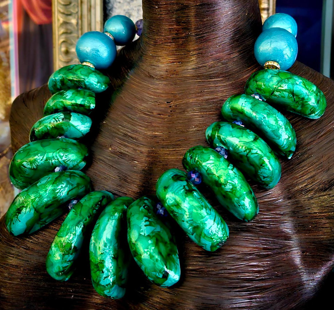 Hand Sculpted Emerald Green Metallic Beaded Light Statement Luxury Nec