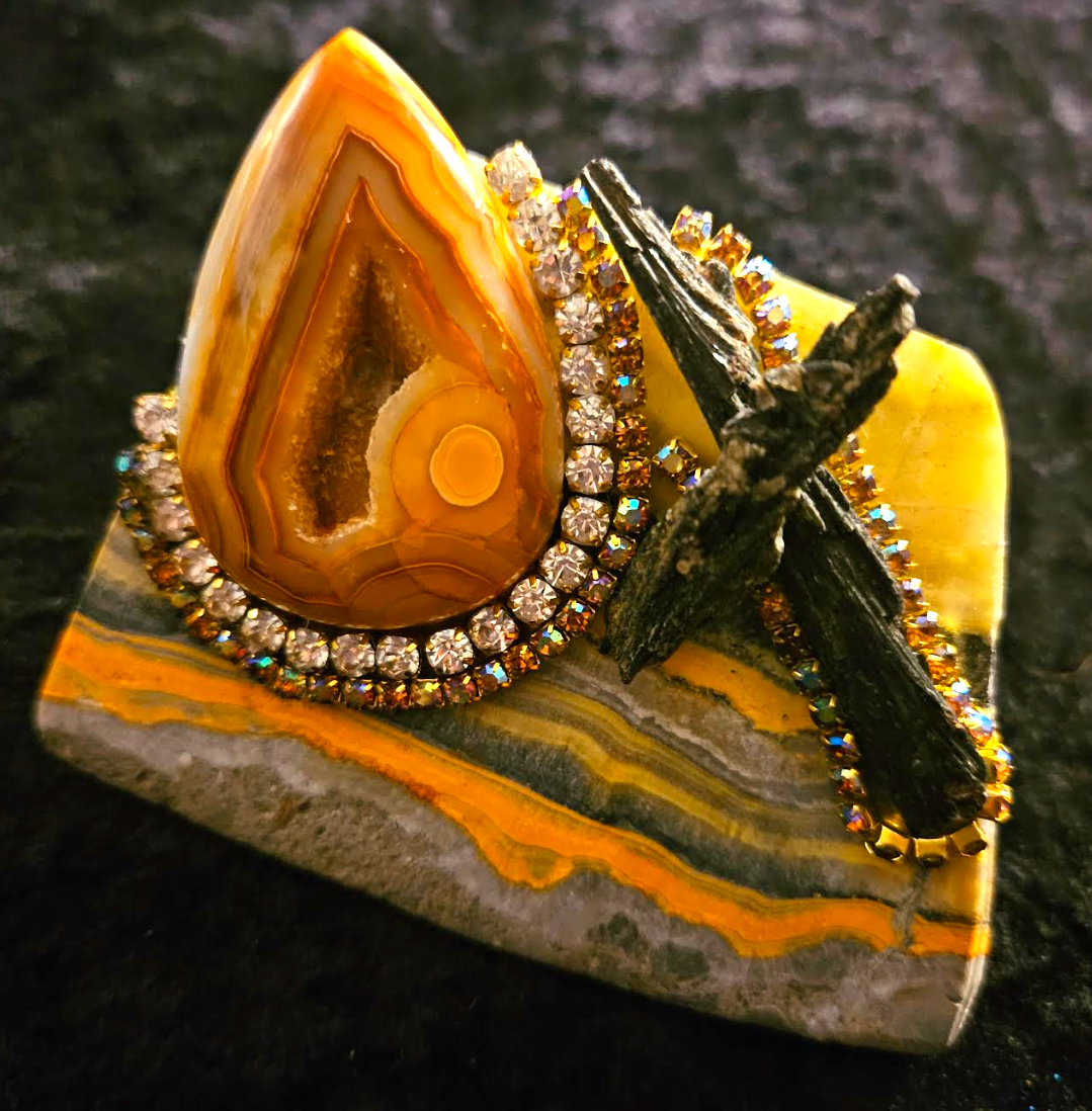 Finger Candy Slab Bumble Bee Jasper Druzy Agate Kyanite, Statement