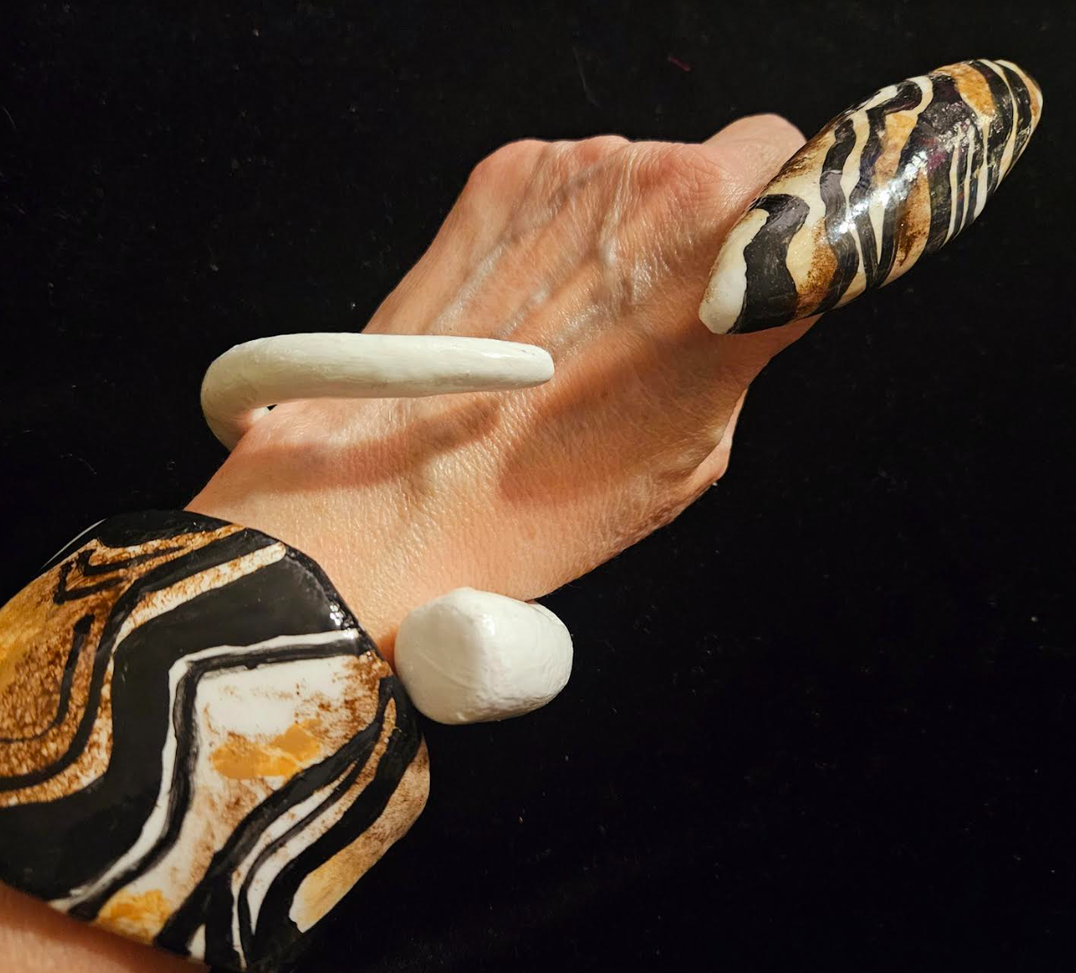 XL Abstract Zebra Sculpted Hand Ring - African Tribal Finger Candy