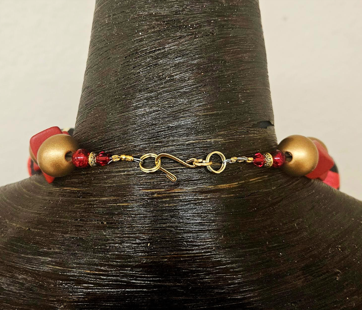 Black Red & Cream Abstract Print Oversized Sculpted Bead Statement