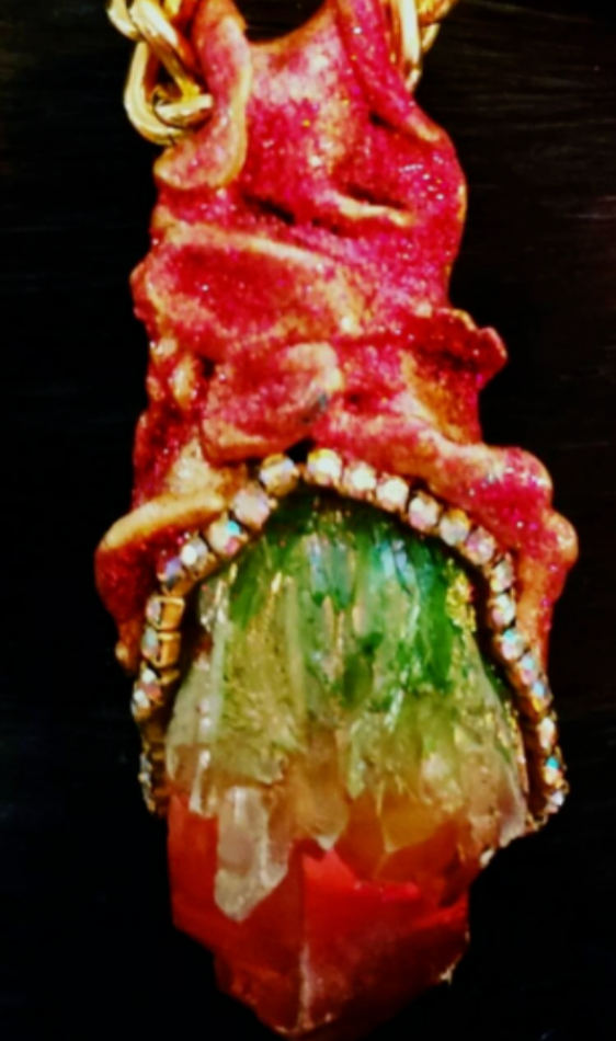 Red & Green Aura Sculpted Rough Quartz Amulet with Bold Gold Tone C