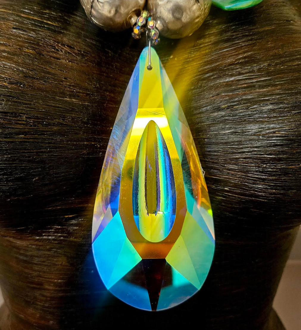 Green Aurora Borealis Shell Luxury Necklace & Crystal Amulet - Art Collectors