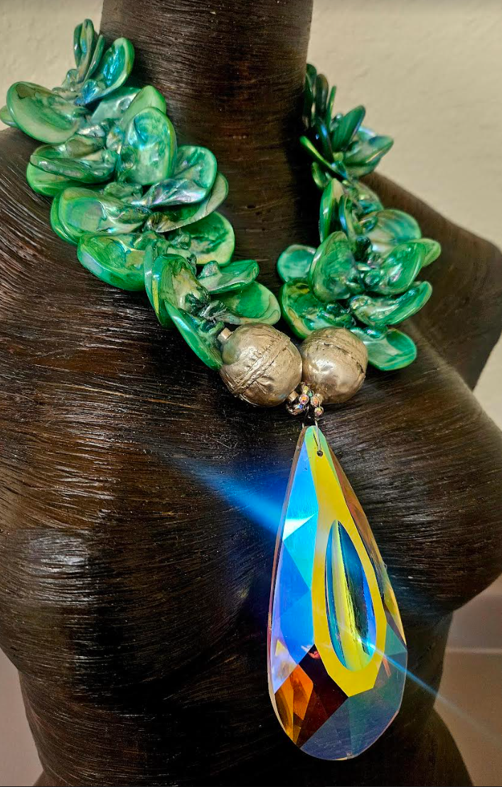 Green Aurora Borealis Shell Luxury Necklace & Crystal Amulet - Art Collectors
