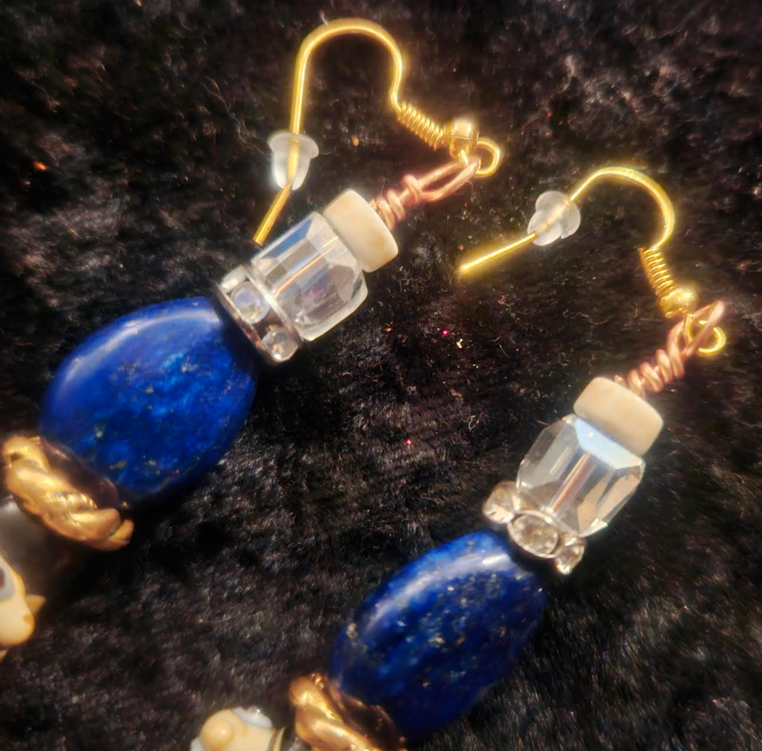 Funky Lizard or Gecko Beaded Pierced Statement Earrings Blue Beige O