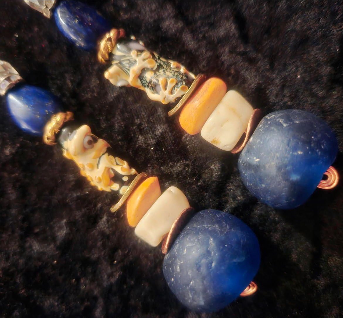 Funky Lizard or Gecko Beaded Pierced Statement Earrings Blue Beige O