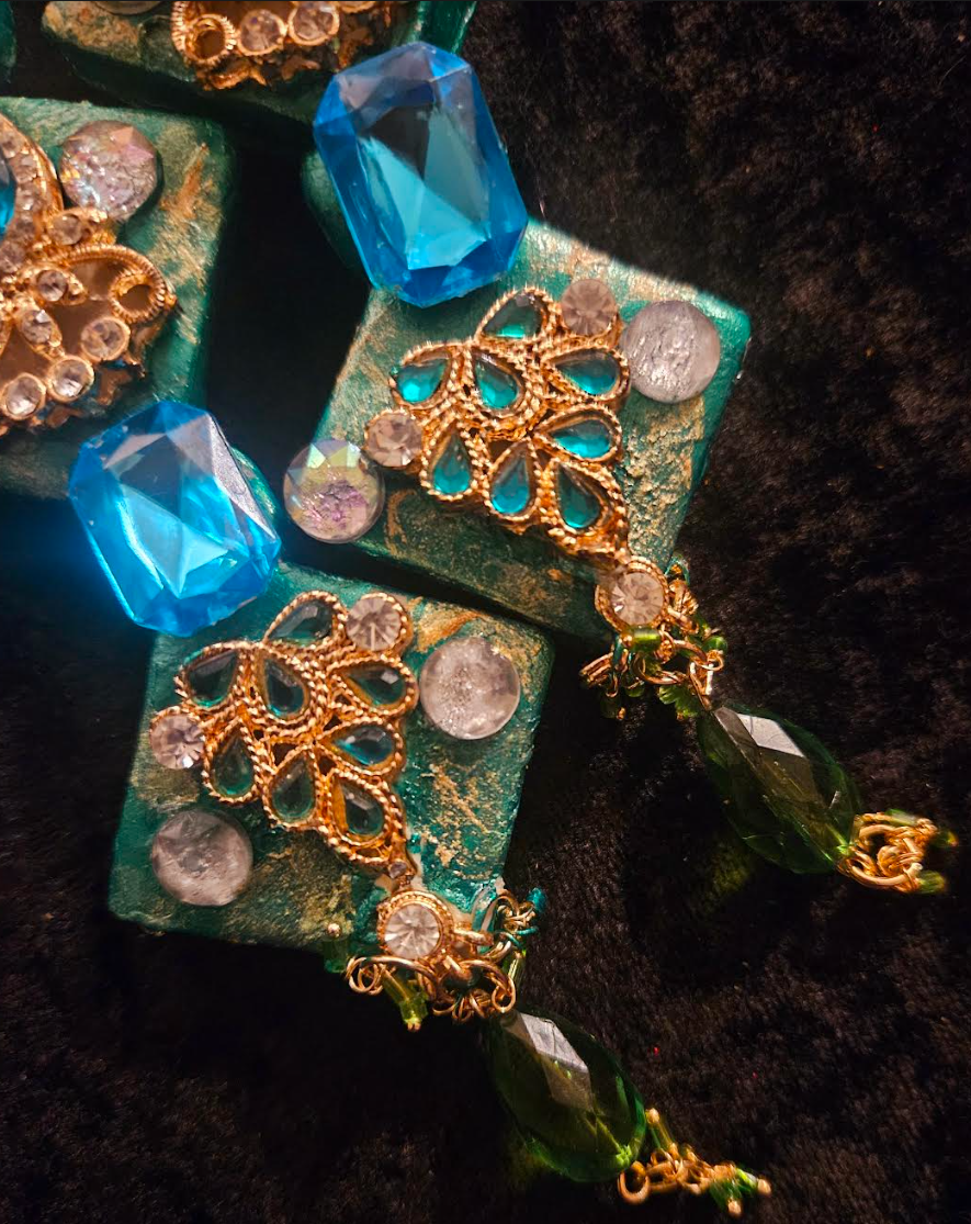 Art Deco Sculpted Emerald Green Rhinestone Shoulder Dusters for Dra