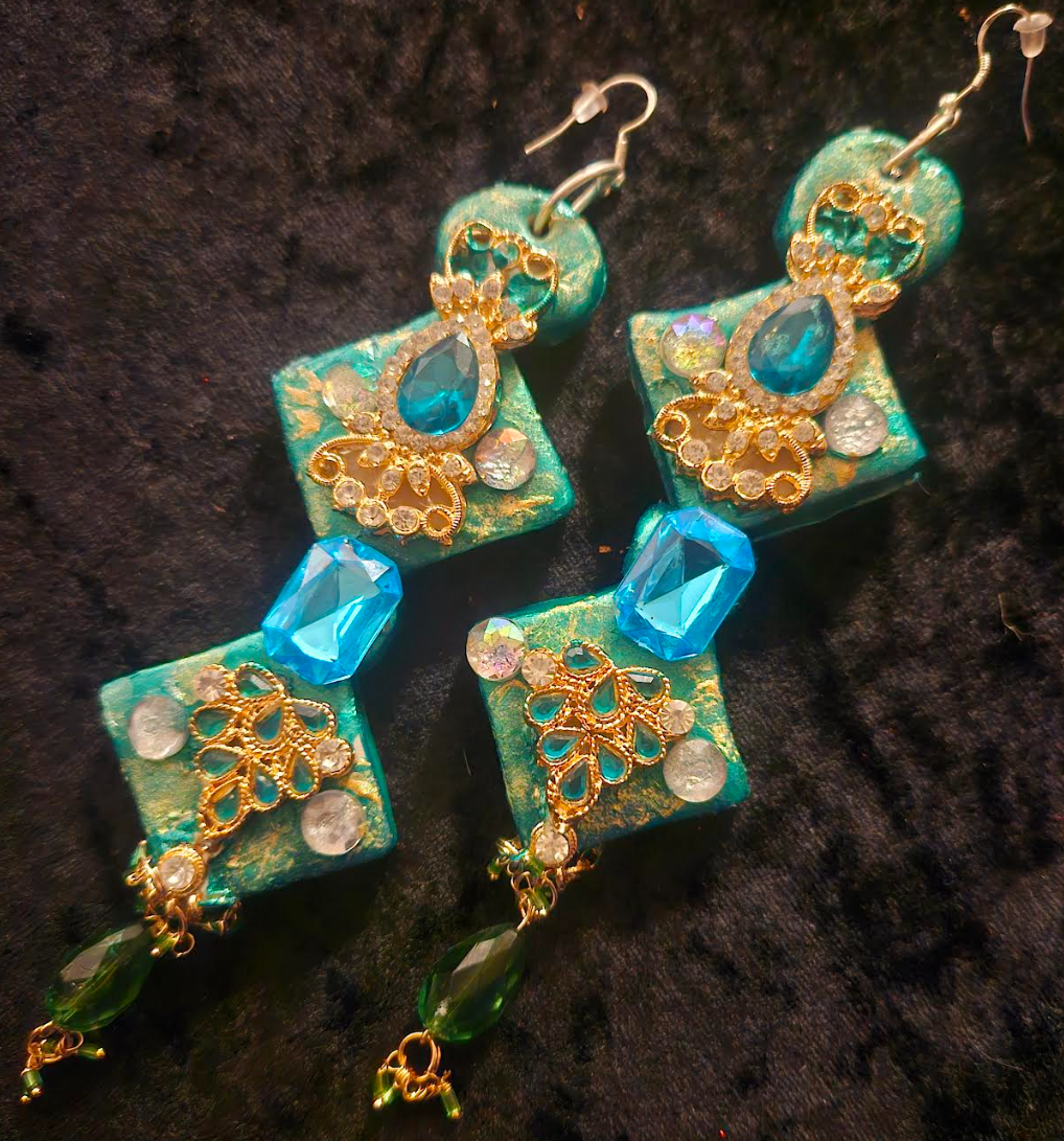 Art Deco Sculpted Emerald Green Rhinestone Shoulder Dusters for Dra