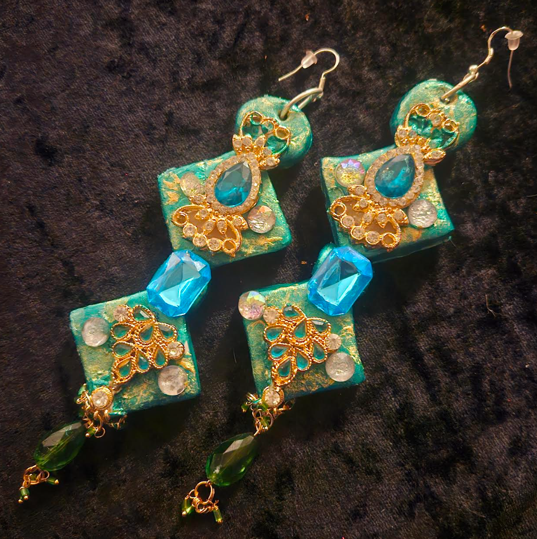 Art Deco Sculpted Emerald Green Rhinestone Shoulder Dusters for Dra