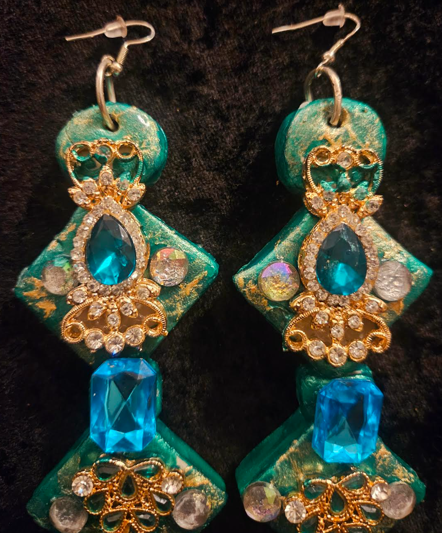 Art Deco Sculpted Emerald Green Rhinestone Shoulder Dusters for Dra