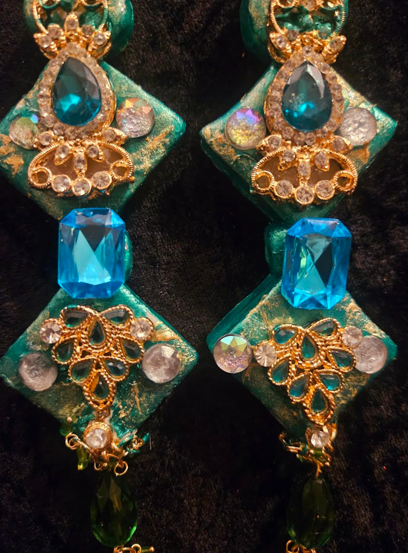 Art Deco Sculpted Emerald Green Rhinestone Shoulder Dusters for Dra
