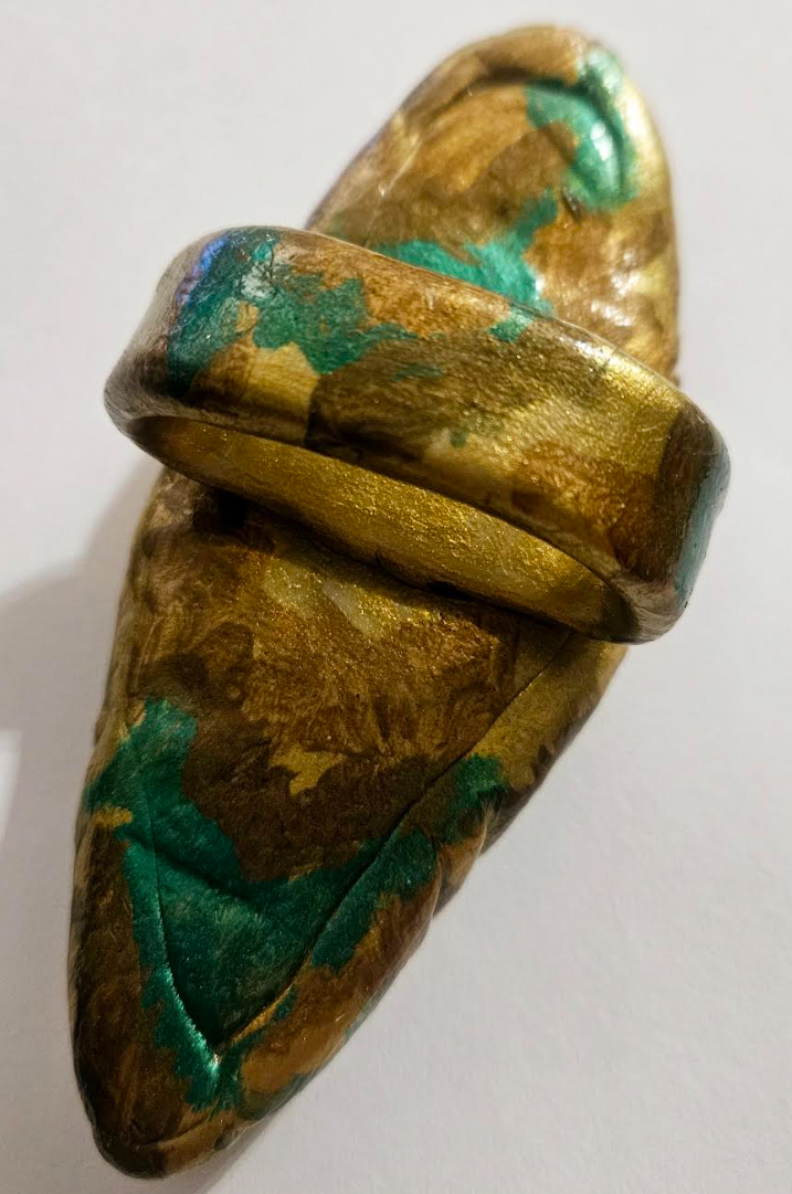 Golden Labradorite Sculpted Eliptical Shaped Statement Ring Flash