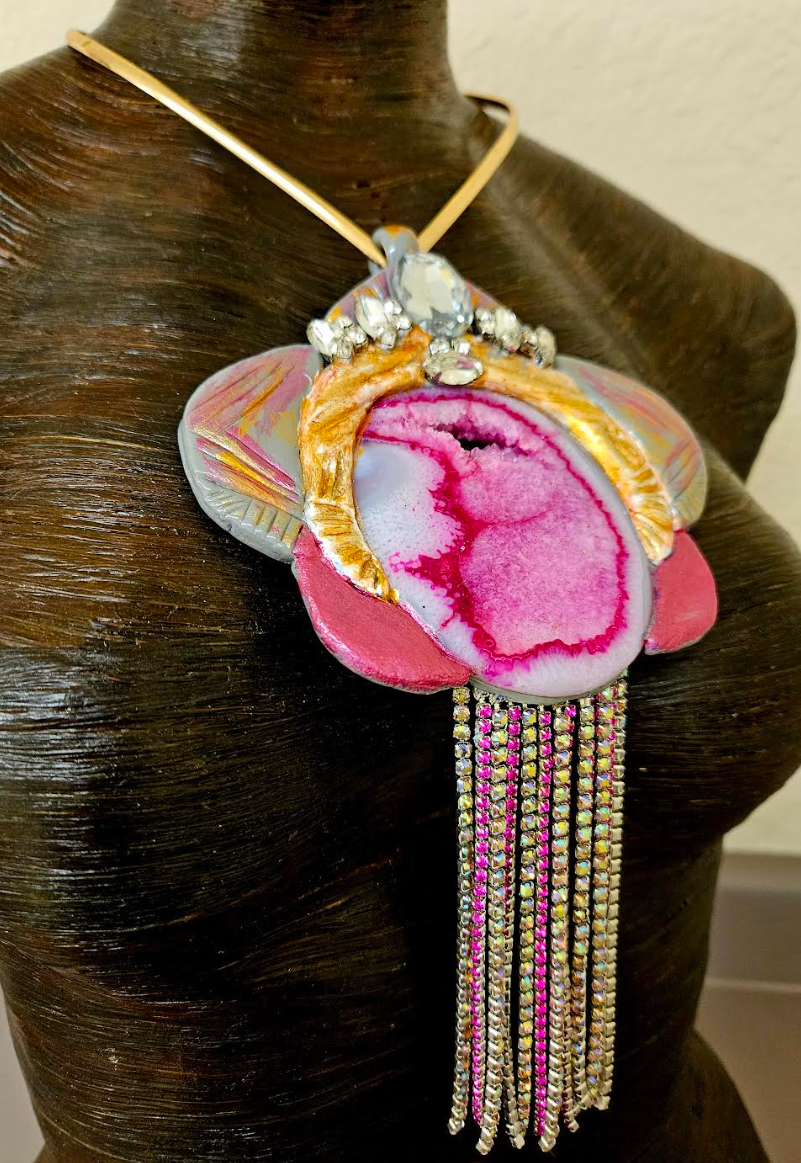 Pink Agate & Rhinestone Gemstone Pendant With Gold Torc - Flappers