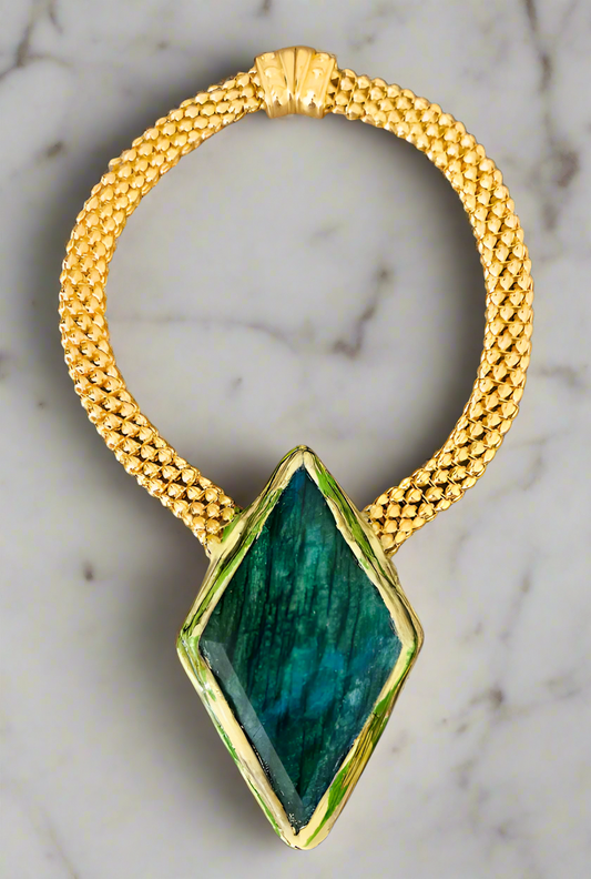 Green Moonstone Sculpted Pendant & Vintage Mesh Chain
