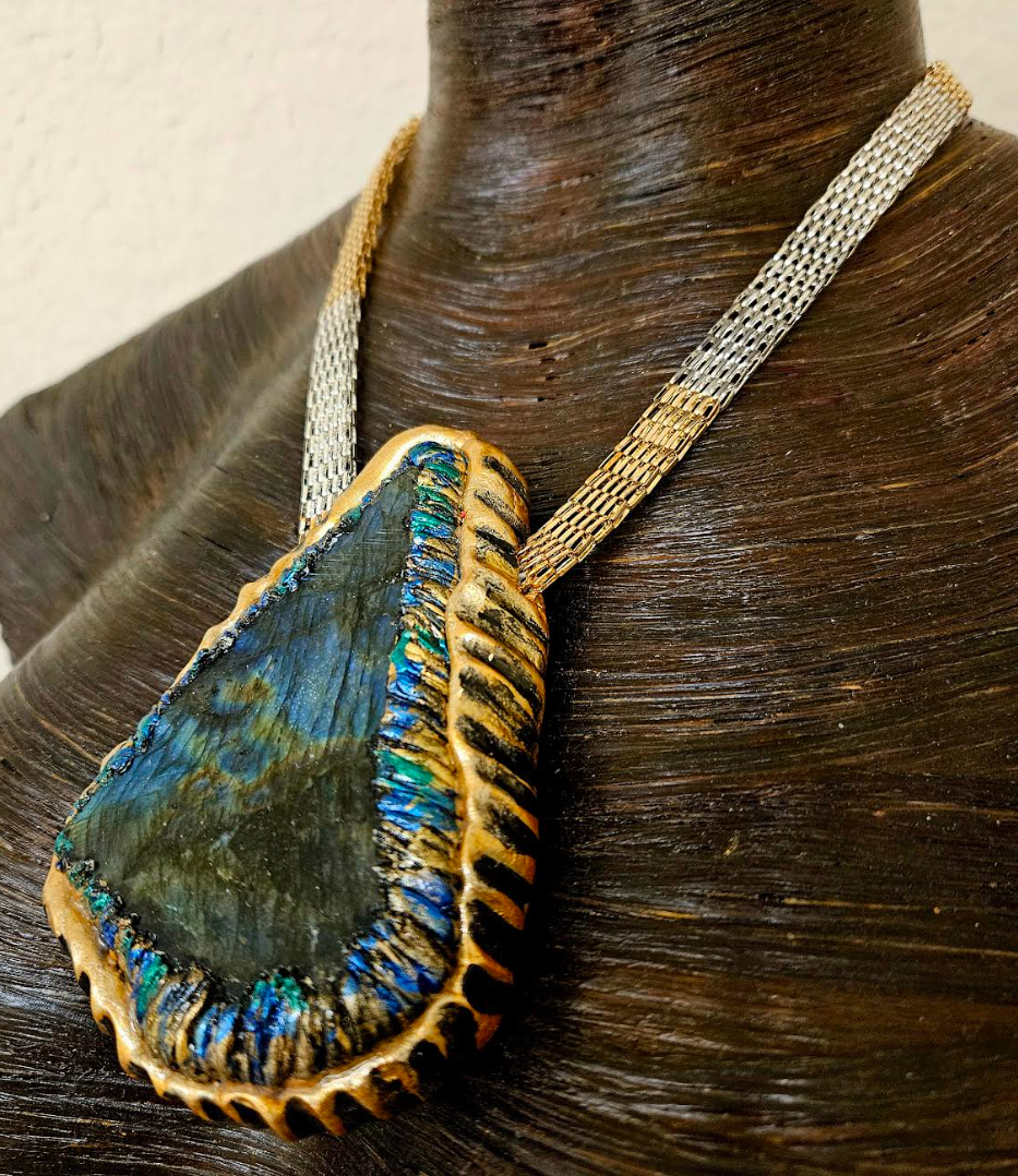 Labradorite Sculpted Pendant With Vintage Mesh Chain