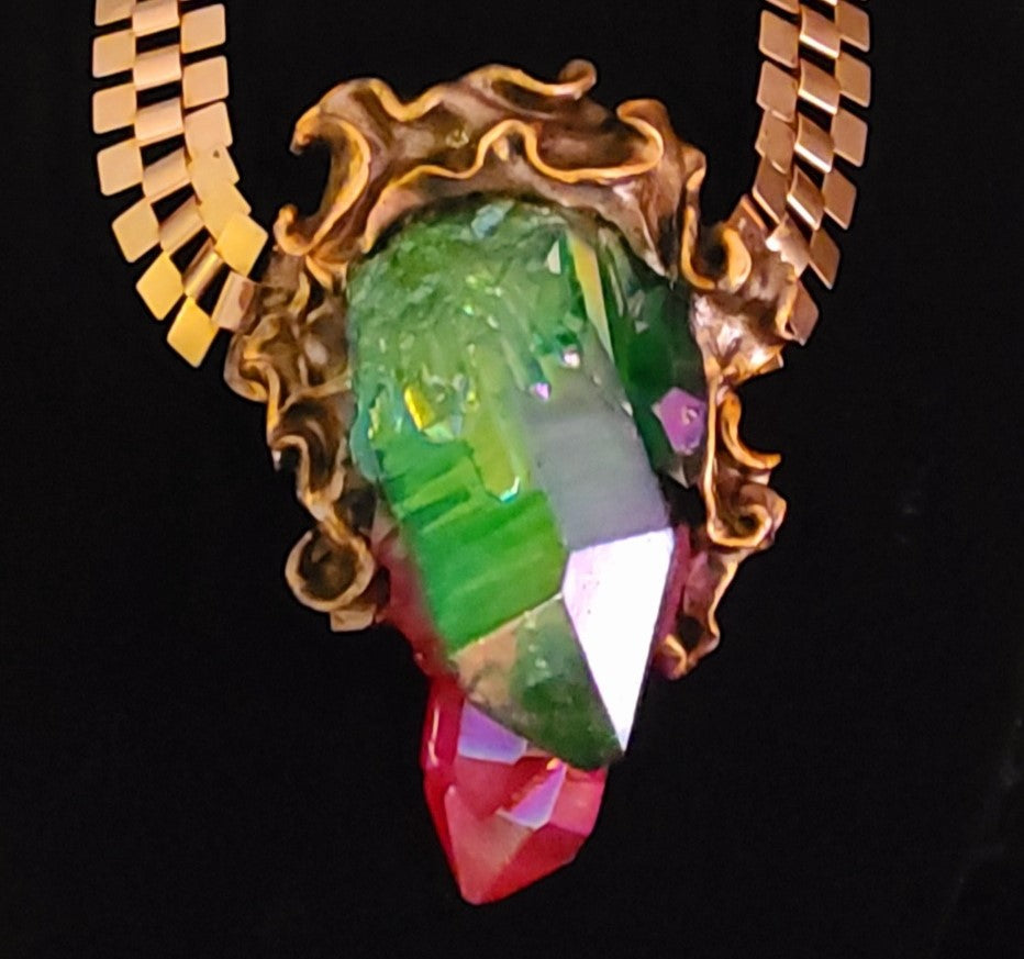 Sculpted Aura Quartz Statement Pendant With Bold Vintage Chain