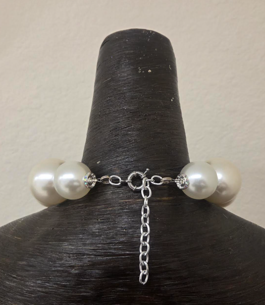 Oversized Faux Pearl Single Strand Statement Necklace : Elegant Socialite Jewelry