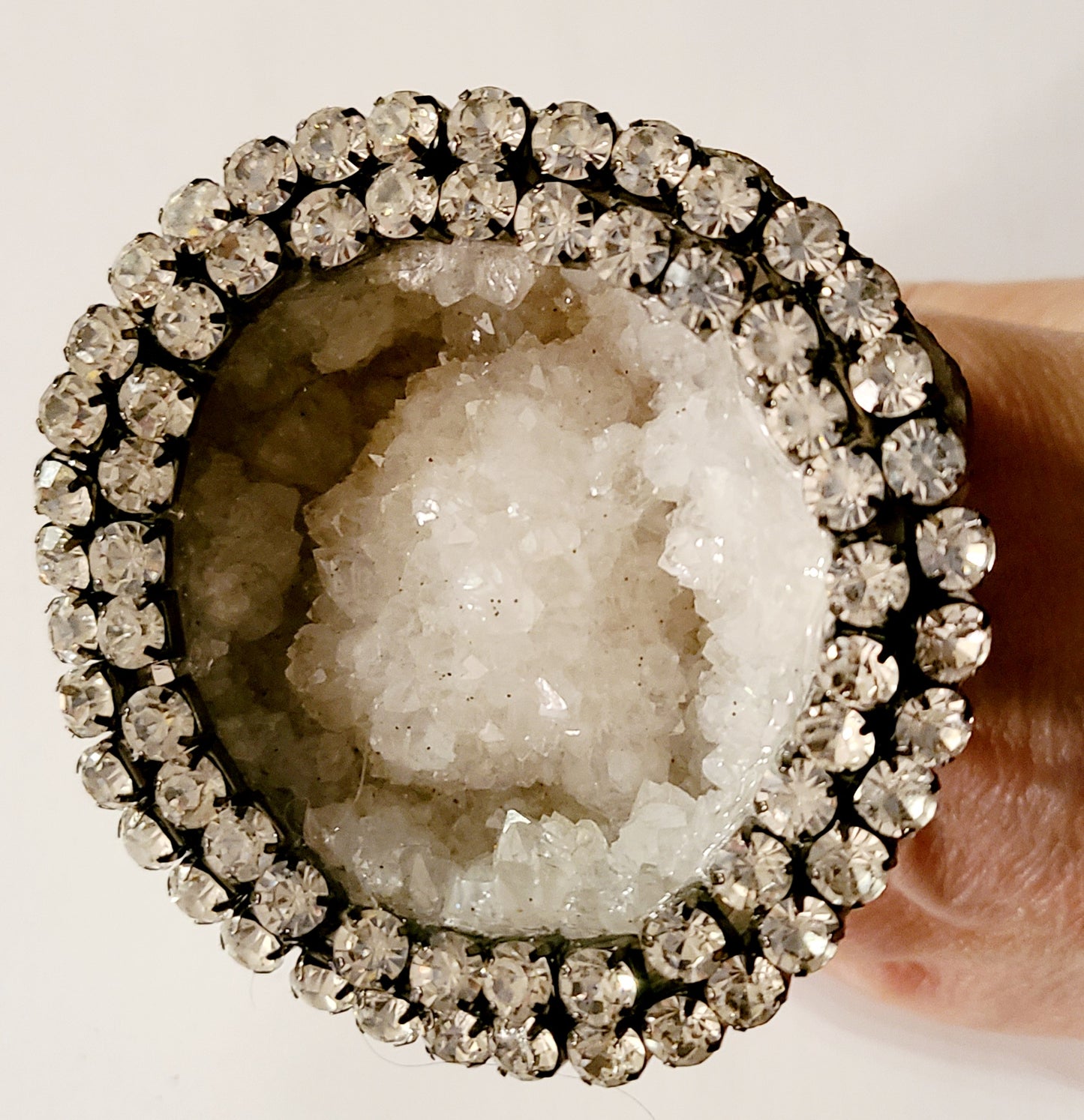 Snowball Druzy Geode Adjustable Two Finger Statement Ring Unisex, Crystal & Rhinestone Unisex Finger Candy, Quartz Knuckles, Frankie Bernstein Style Jewelry