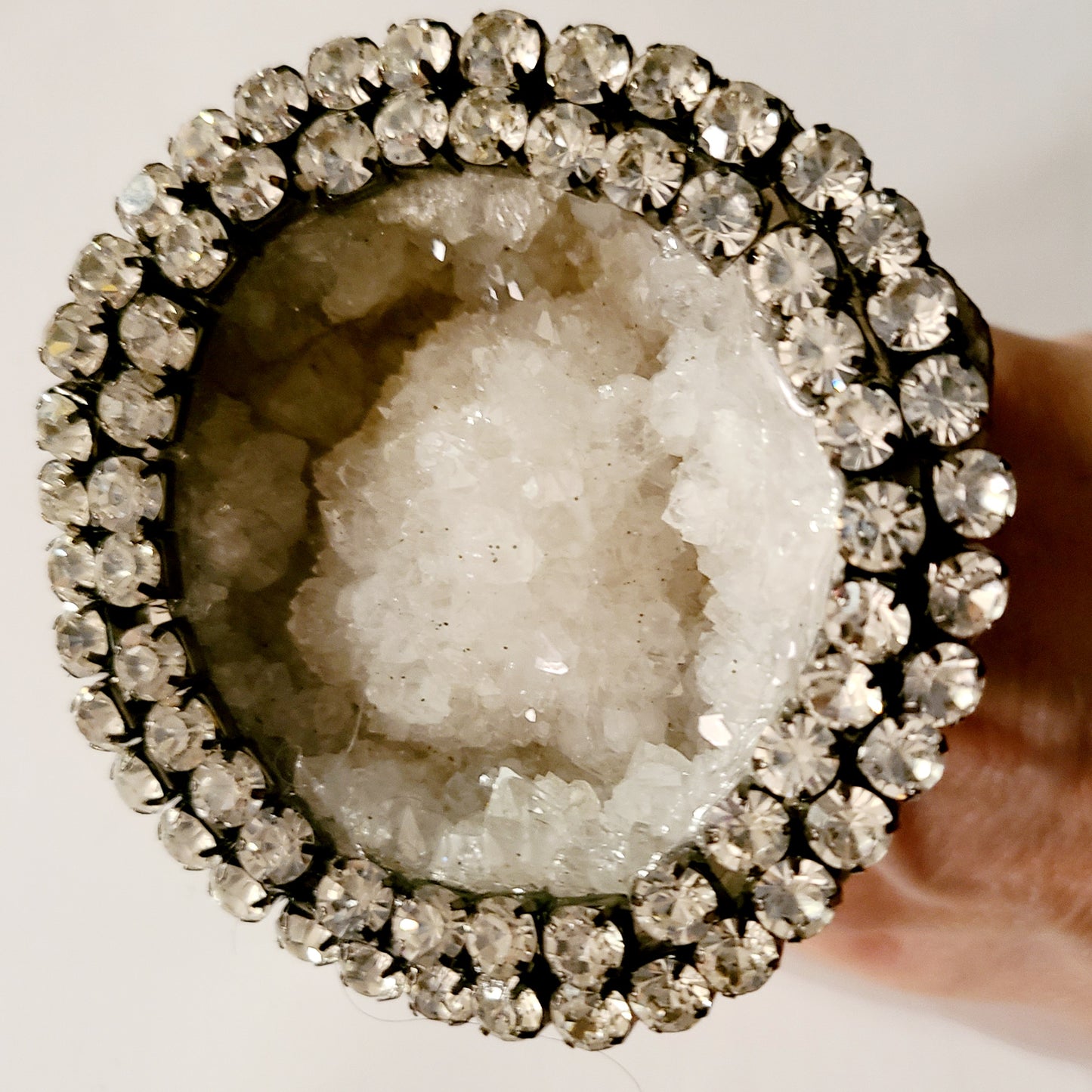 Snowball Druzy Geode Adjustable Two Finger Statement Ring Unisex, Crystal & Rhinestone Unisex Finger Candy, Quartz Knuckles, Frankie Bernstein Style Jewelry