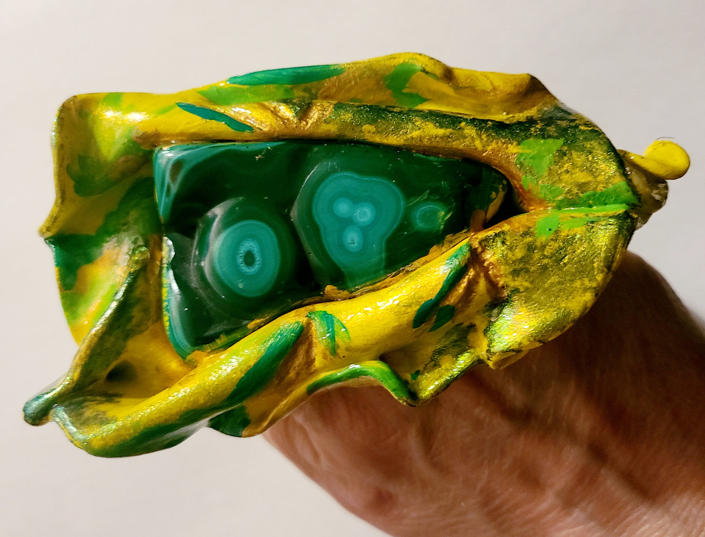 Hand Sculpted Yoni Ring with Polished Malachite Stone, Green Yellow & Gold Sensuous Adjustable Hand Ring, Haute Couture Runway Ready Finger Candy