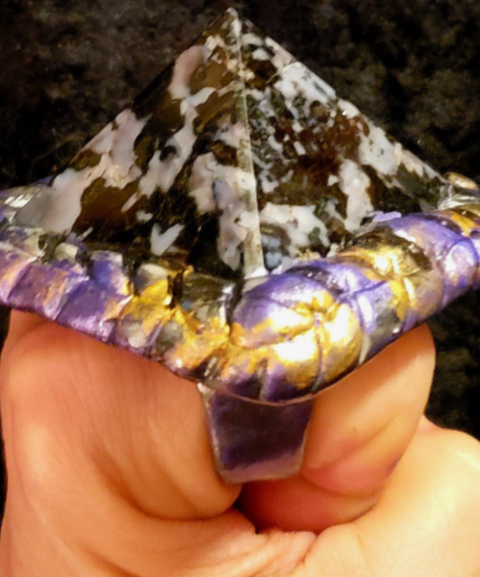 Statement Ring Hand Sculpted Pyramid Style Indigo Gabbro Stone Finger Candy Two Bands Gray Purple Black Gold Accessory Runway Catwalk Unisex