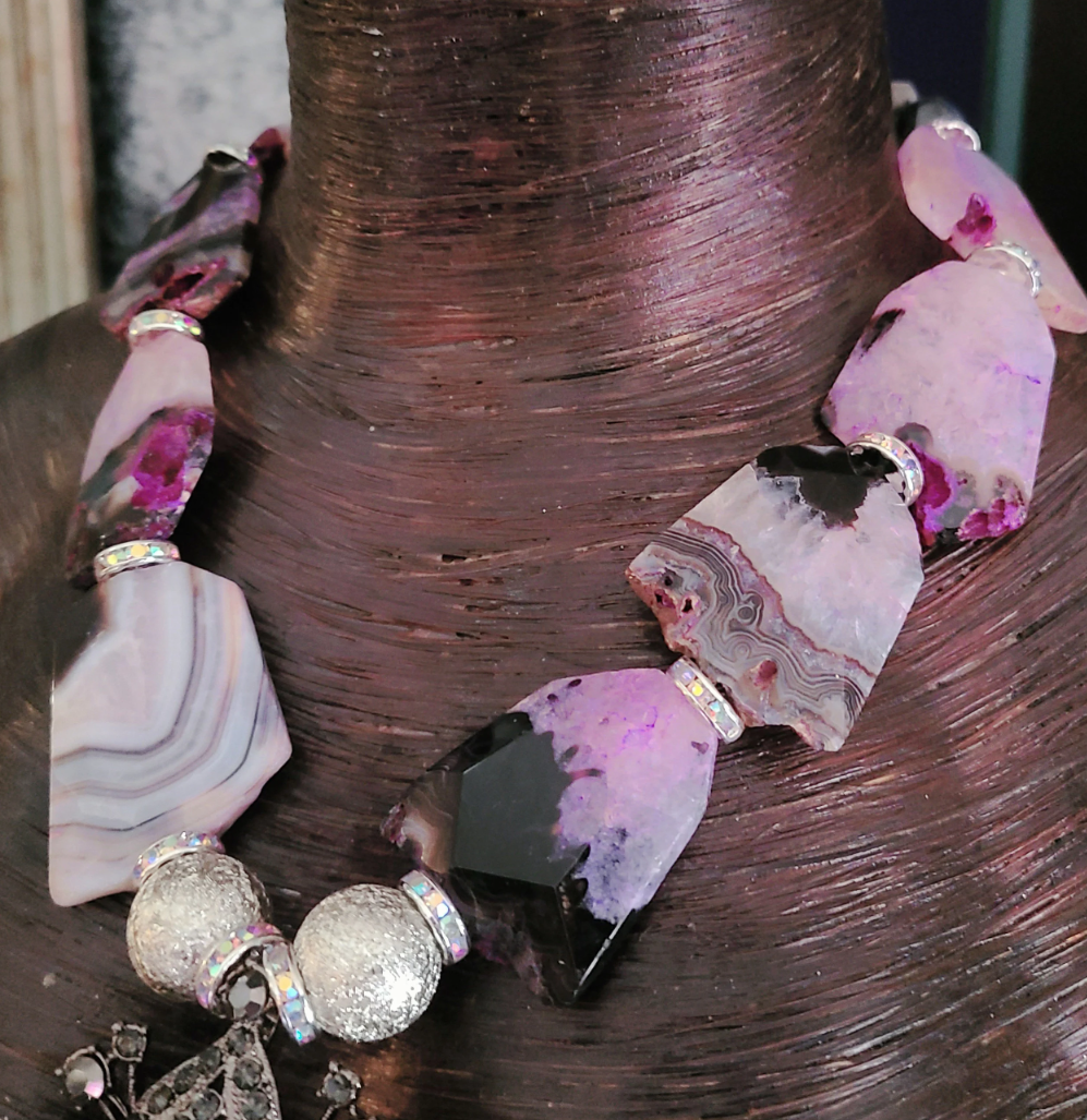 Faceted Agate Necklace with Art Deco Jewel Pendant, Pink Purple Black & Silver Wedding Venue Neck Candy