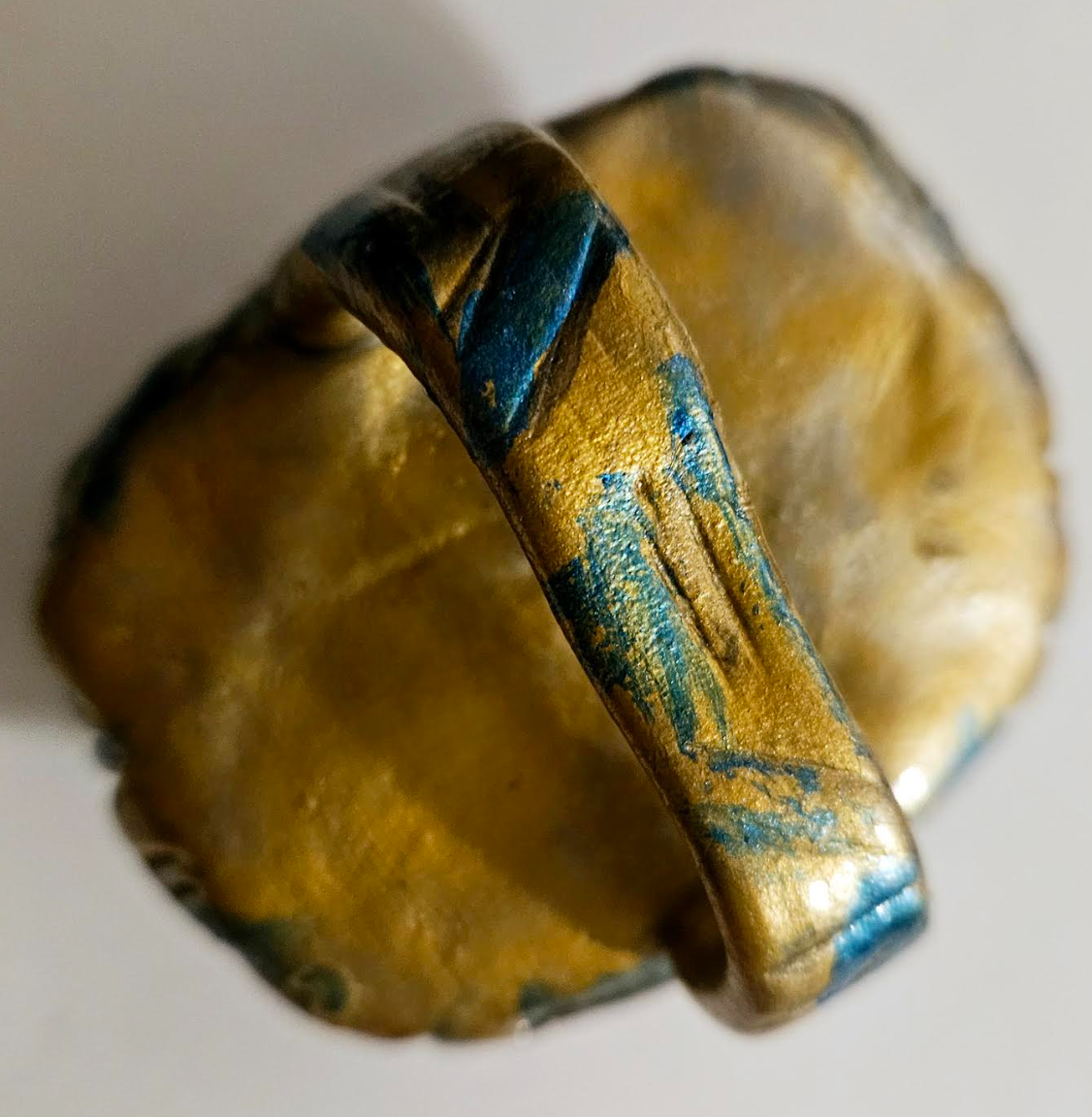 Labradorite Sculpted Two Finger Statement Ring -  Unisex Spectrolite Gemstone Hand Ring - Flashy Blue Green Gray & Gold Finger Candy - Kat Kouture Jewelry