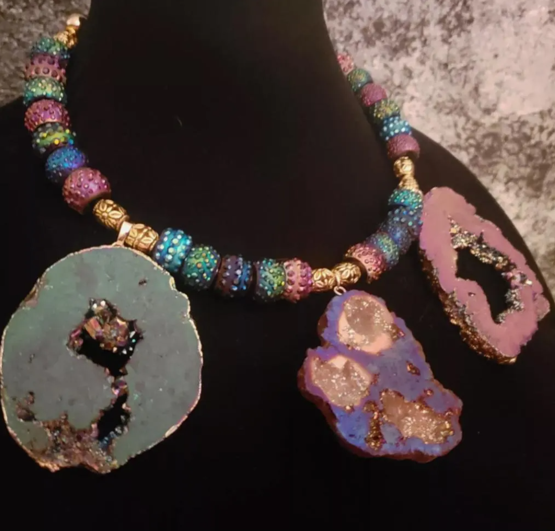 Jewel Tone Druzy Slice Torc - Titanium Quartz Rainbow Multi Pendant Neck Ring - Jeans Jewelry - Kat Kouture Jewelry