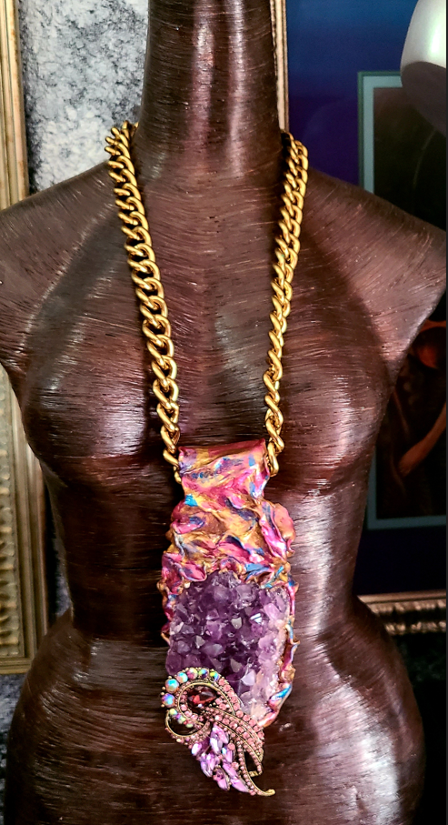 Sculpted Rough Amethyst Statement Pendant With Bold Gold Tone Chain