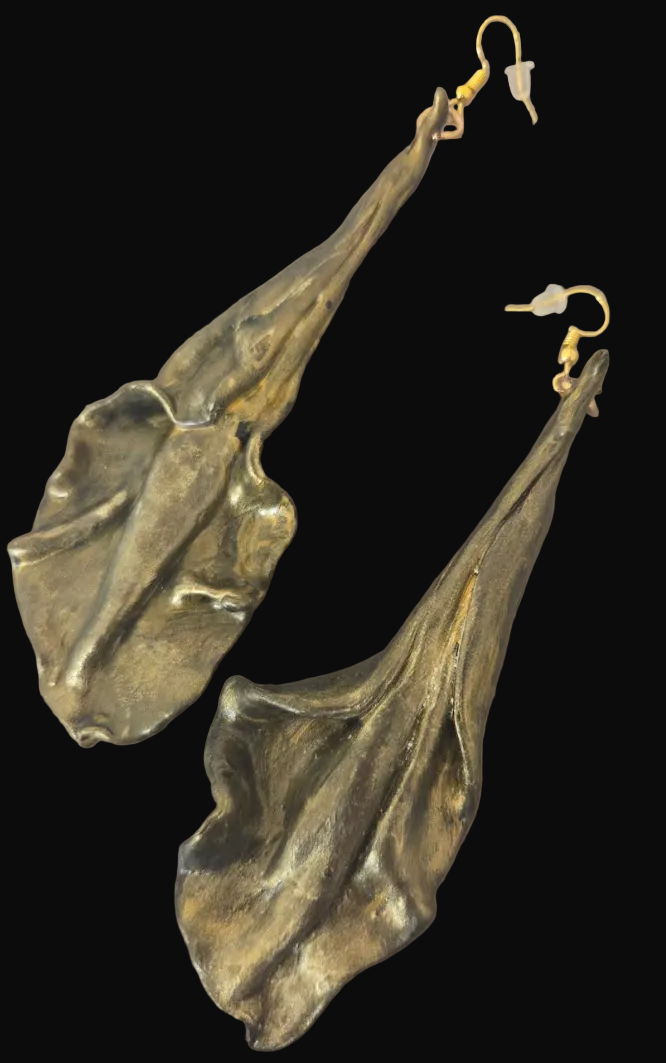 Art Nouveau Sculpted Calla Lily Shoulder Duster Pierced Earrings - Luxe