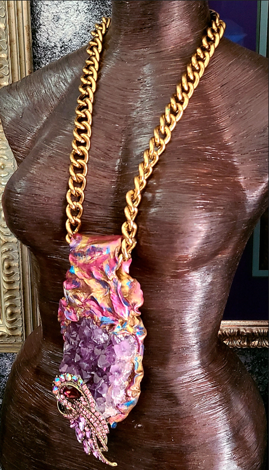 Sculpted Rough Amethyst Statement Pendant With Bold Gold Tone Chain