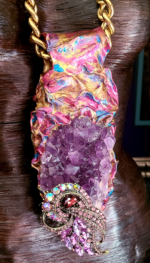 Sculpted Rough Amethyst Statement Pendant With Bold Gold Tone Chain