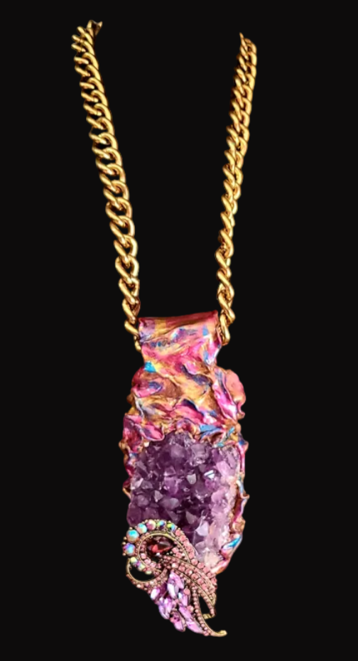 Sculpted Rough Amethyst Statement Pendant With Bold Gold Tone Chain