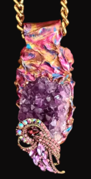 Sculpted Rough Amethyst Statement Pendant With Bold Gold Tone Chain