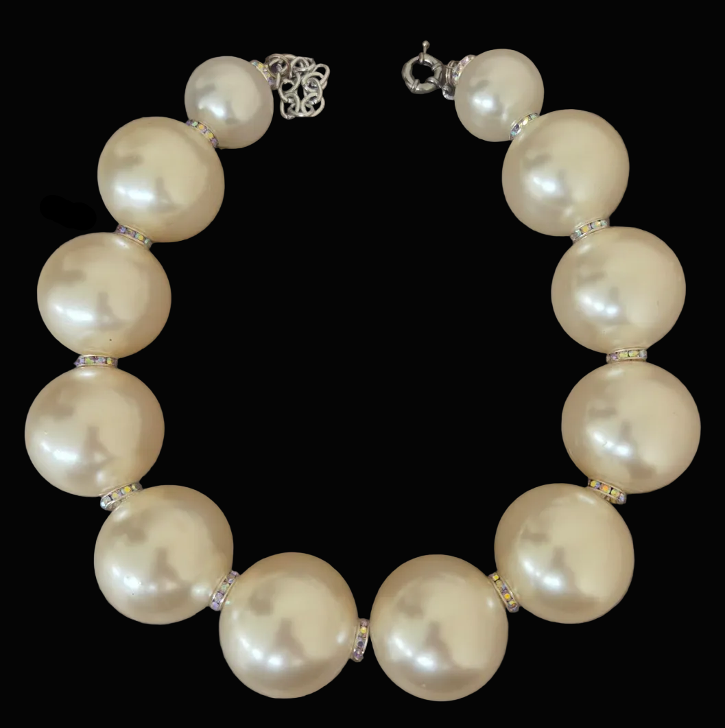 Oversized Faux Pearl Single Strand Statement Necklace : Elegant Socialite Jewelry