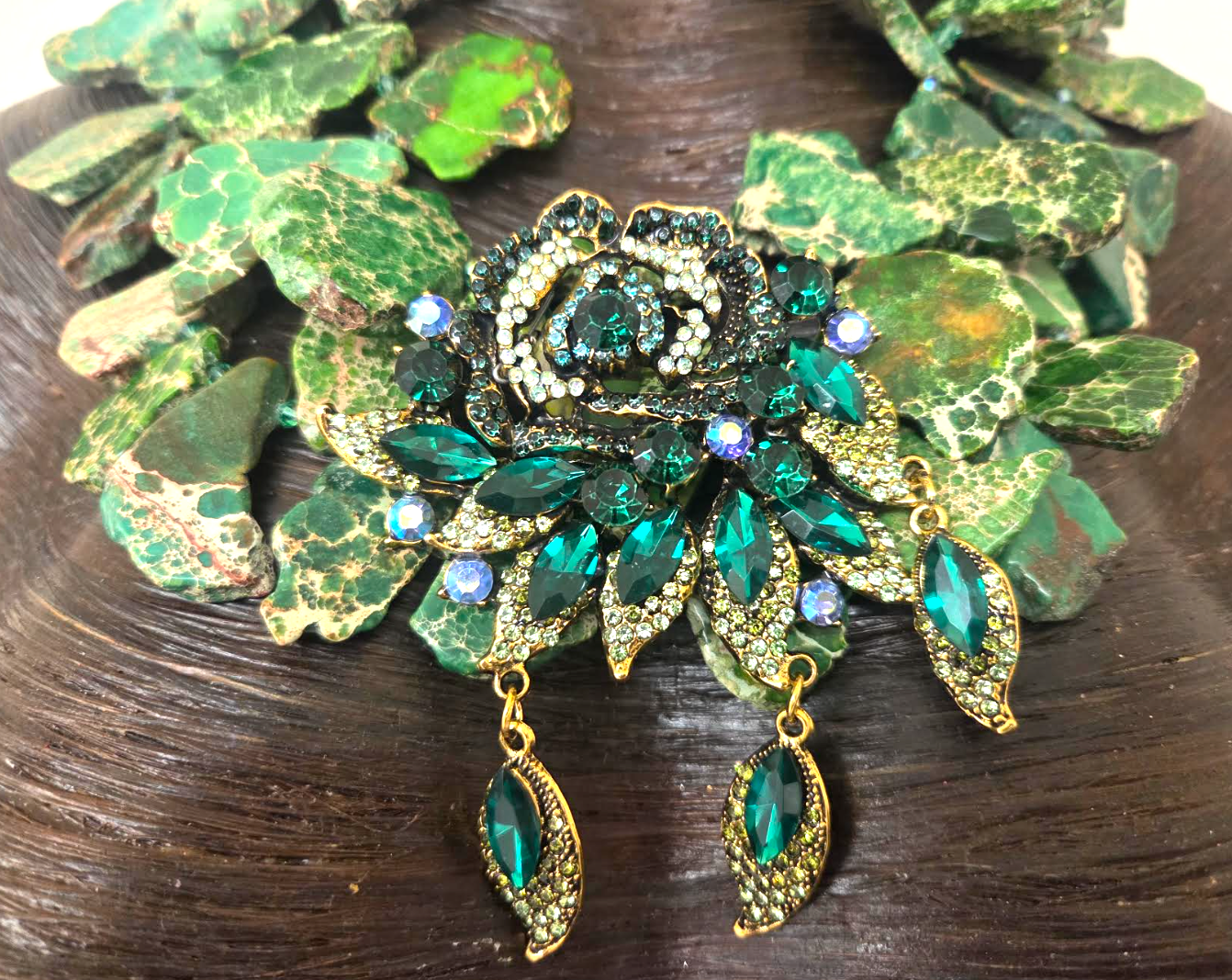 Green & Beige Sea Sediment Slab Statement Necklace -  Emerald Green Rose Pendant